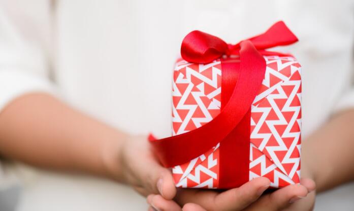 收到礼物惊喜心情句子文案