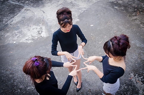 表达不是亲人胜似亲人的唯美句子文案