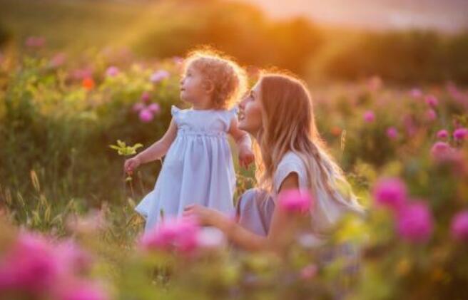 妈妈给女儿最暖心短句八个字