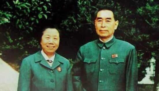 描写伟人去世的悲伤的句子文案