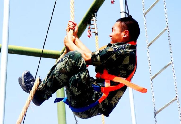 当兵刻苦训练的句子文案