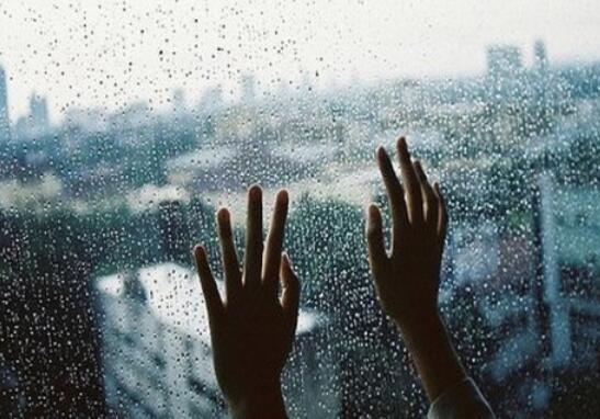 下雨感悟人生的句子文案