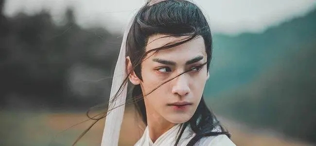 适合穿古装发的说说文案