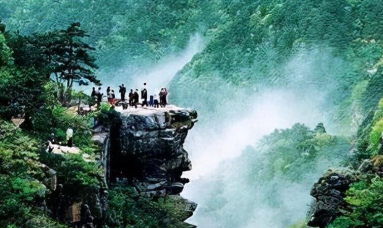 站在高山上看风景感慨一下的句子文案