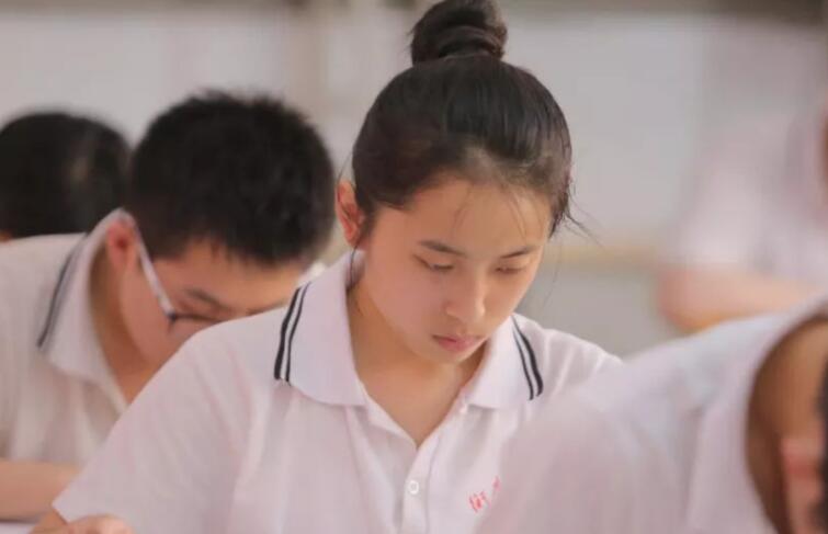 高中三年时光经典语录文案