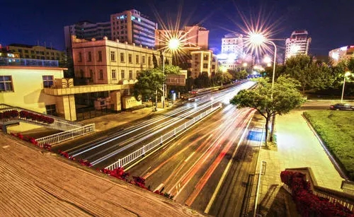 车来车往的夜晚的说说文案