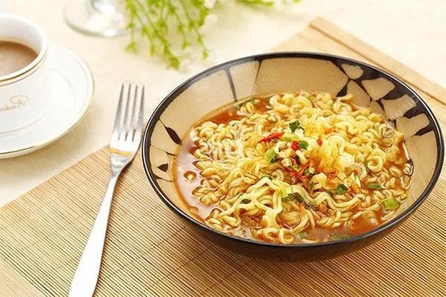 吃方便面的调皮句子文案