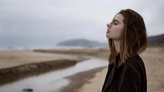 深夜伤感句子文案句句心痛图片