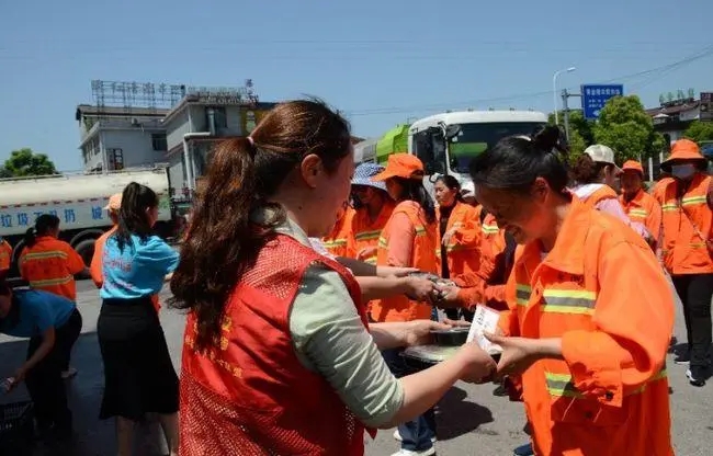 环卫工人暖心文案