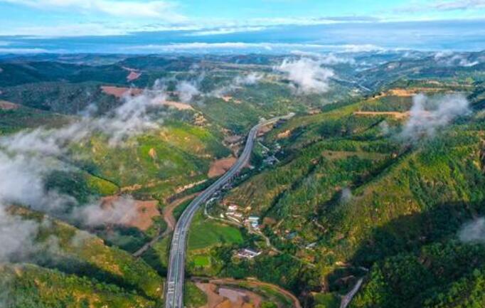 早安现实励志语录文案