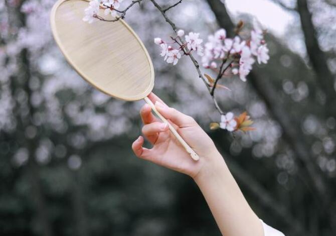 形容人有情怀的句子文案