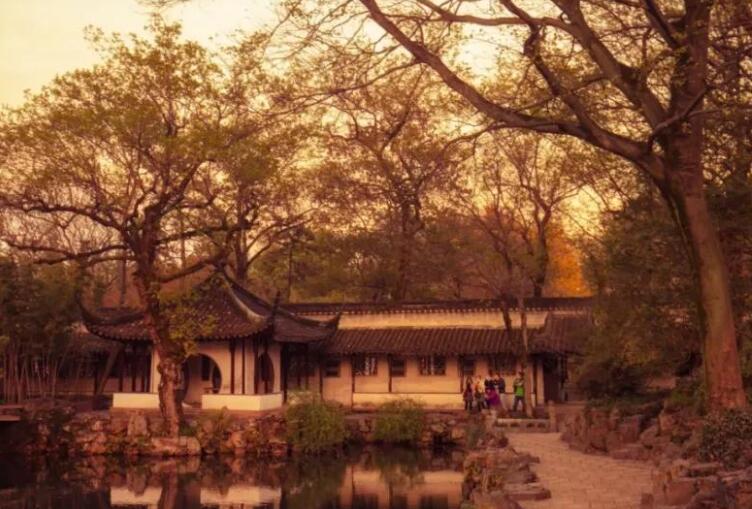 回忆往事的著名诗句文案