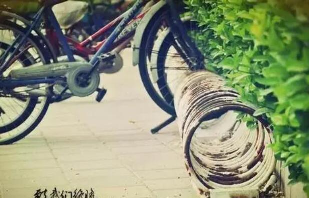 回想当年青春的句子文案