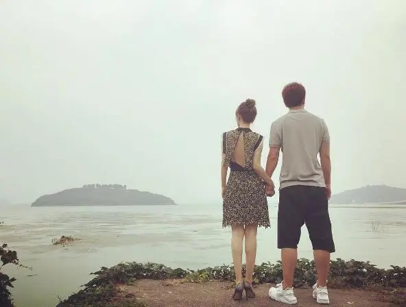 秀恩爱的句子文案朋友圈