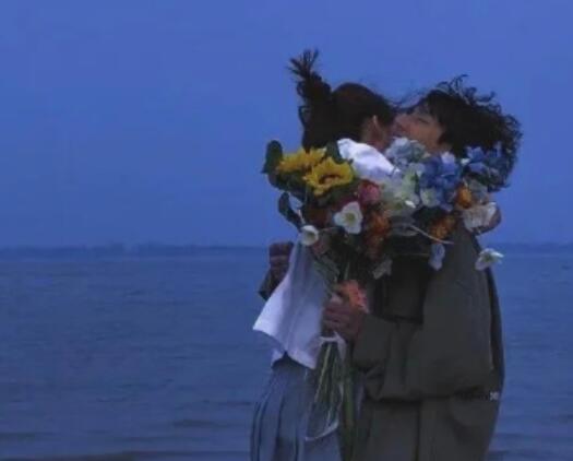 感人至深的爱情专一说说文案