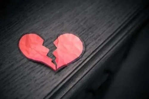 简短心痛的英语句子文案