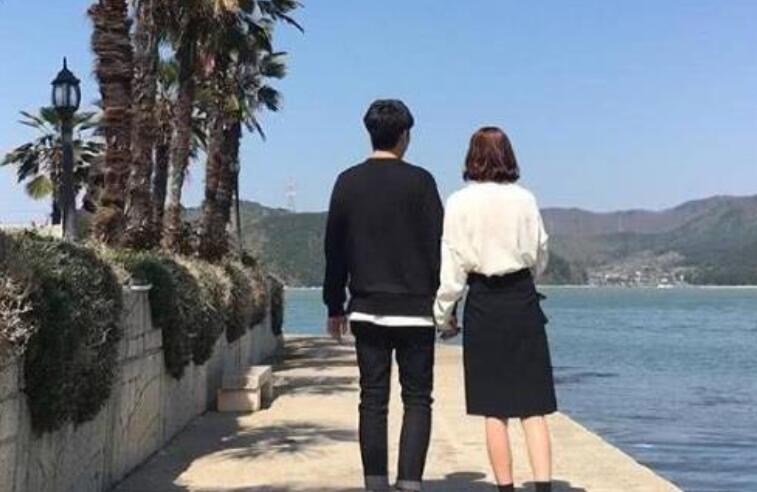 表白句子文案向女生一段话