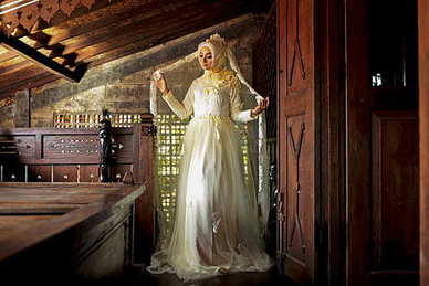 主持人拿手卡的正确姿势 主持人手卡怎么翻