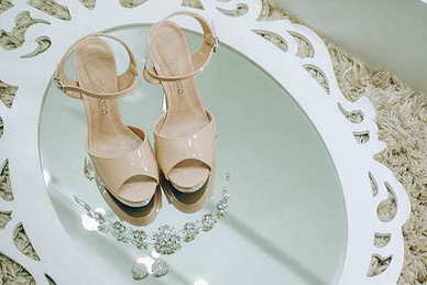 婚礼西装领带还是领结 结婚西装可以不打领带吗