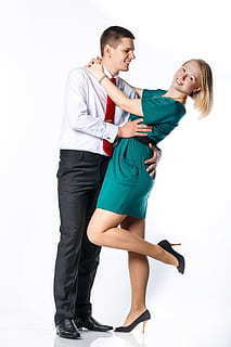 婚纱照跟婚庆一起吗 先拍结婚照还是先办婚礼呢？