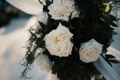 西服后边双开叉 西服后面双开叉,正式场合能不能穿?