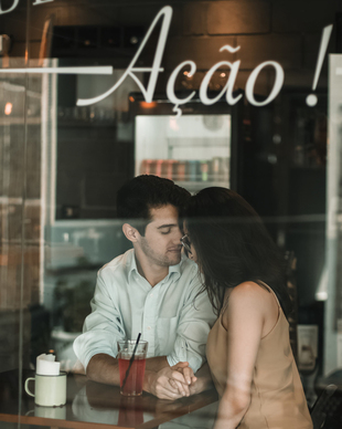 领证戴戒指还是婚礼后戴戒指 婚戒是领证时戴上还是办婚礼时再戴?