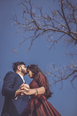 婚戒应该戴哪个手指 婚戒戴哪个手指上