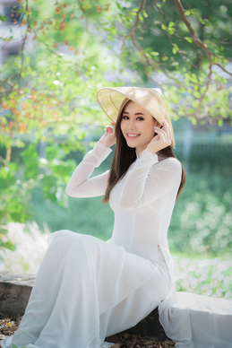 红色羽绒服怎么配衣服 短款红色羽绒服怎么搭配