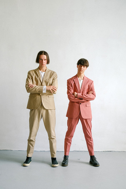 白色衣服显高还是黑色衣服显高 矮个子穿黑色还是白色