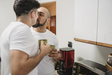 龙门架灯光是什么样的 高速龙门架上的射灯有什么作用?