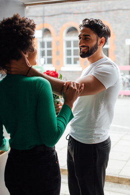 朋友小孩满月红包多少 朋友女儿满月红包多少