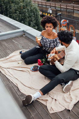 参加婚礼穿半裙还是全裙 参加婚礼穿什么衣服合适女