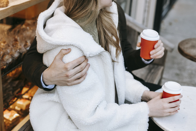 薄酒敬亲朋的对联