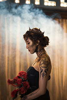 个子矮能穿拖尾婚纱吗 是不是个子矮小的MM不能穿长拖尾的婚纱？