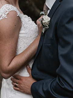 参加婚礼扎什么头发及简单又好看