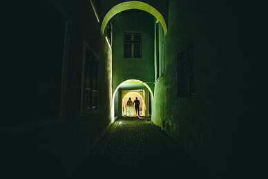 婚姻登记处拍的照片好看吗 民政局拍结婚照很丑吗 结婚证件照去哪拍