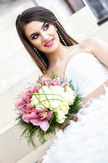 女司仪为什么不吃香 为什么结婚的时候很少看到女司仪主持呢?