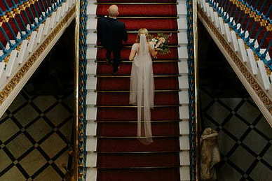 南京婚庆用车价格表 南京奔驰GLA20跑婚庆多少钱一天