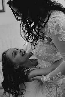 订婚司仪问新郎的话怎么问 婚礼上司仪都会问新郎哪些问题