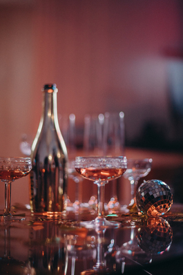 领导酒桌上敬酒时怎么说话 跟领导喝酒酒桌上敬酒时怎么说话