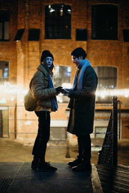 乔迁短信请柬群发 新居乔迁邀请短信群发怎么写