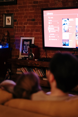 黄底绿色主题的图片 黄底绿衣服卡通头像的情侣头像