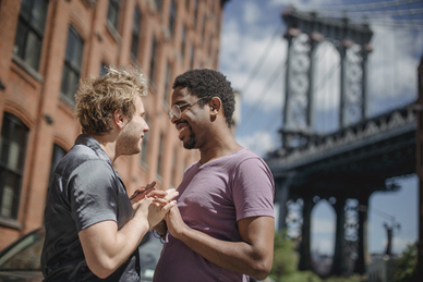 像鱼尾巴的车标是什么车 像鱼尾巴的车标是什么车