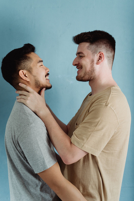 结婚时压床几个人 结婚压床的意思 新人结婚压床有什么讲究