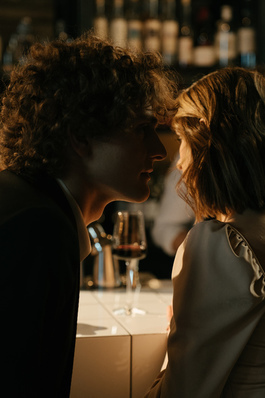 羽绒服里面穿衬衫好看吗 衬衫可以搭配羽绒服吗?衬衫要这样搭配