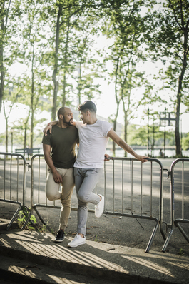在家摆酒席设怎么写 结婚酒席在家中,请问请柬席设怎么写?