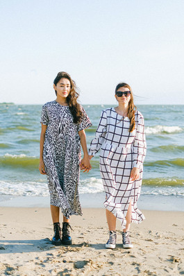 粉色配白色好看还是黑色好看 粉色搭配什么颜色好看