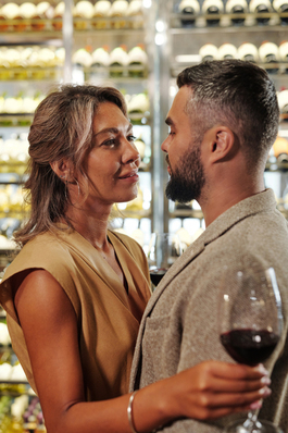 男生拍照的动作怎么摆好看 拍照姿势动作大全男