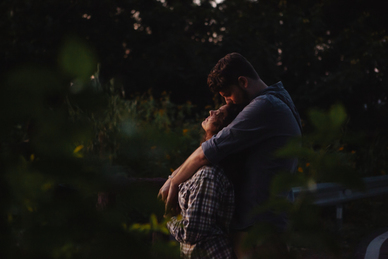 儿子结婚父母送手表好吗 在儿子结婚时,父亲送什么礼物比较好?