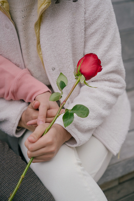 为何结婚都找高中同学